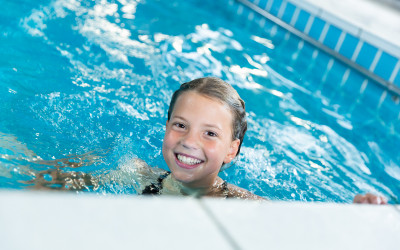 Wichtige Fragen vor dem Schwimmen lernen deines Kindes!